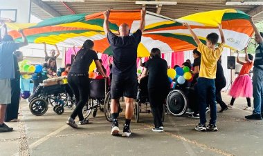 Primeira parte da Festa de Fim de Ano da APAE de São Carlos encanta com o tema “A Alegria do Circo”