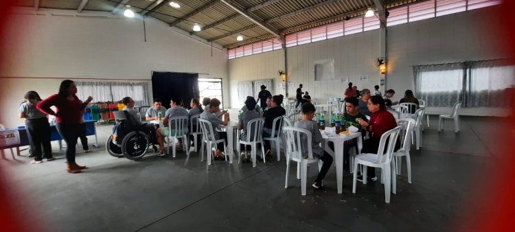 Cinema na Escola na APAE de Angatuba