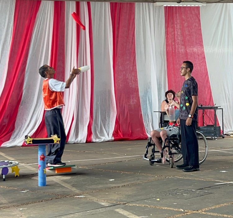 Primeira parte da Festa de Fim de Ano da APAE de São Carlos encanta com o tema “A Alegria do Circo”