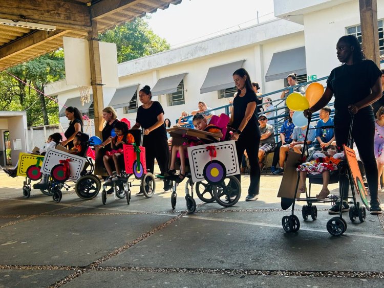Primeira parte da Festa de Fim de Ano da APAE de São Carlos encanta com o tema “A Alegria do Circo”