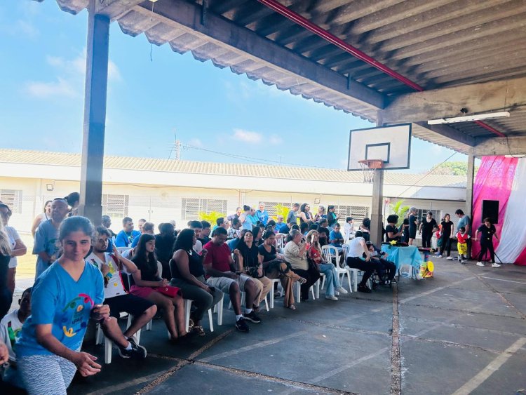 Primeira parte da Festa de Fim de Ano da APAE de São Carlos encanta com o tema “A Alegria do Circo”