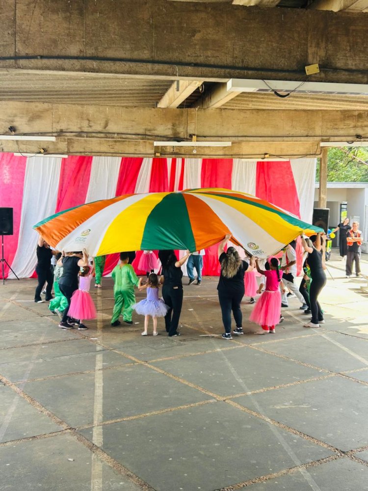 Primeira parte da Festa de Fim de Ano da APAE de São Carlos encanta com o tema “A Alegria do Circo”
