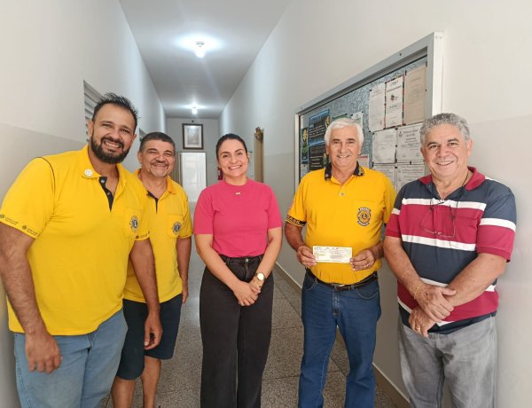 APAE de Tupi Paulista recebe cheque do lucro do evento Costela no Bafo