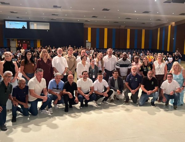 Educação em Pauta marca estreia com grande adesão e debate qualificado