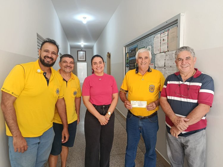 APAE de Tupi Paulista recebe cheque do lucro do evento Costela no Bafo