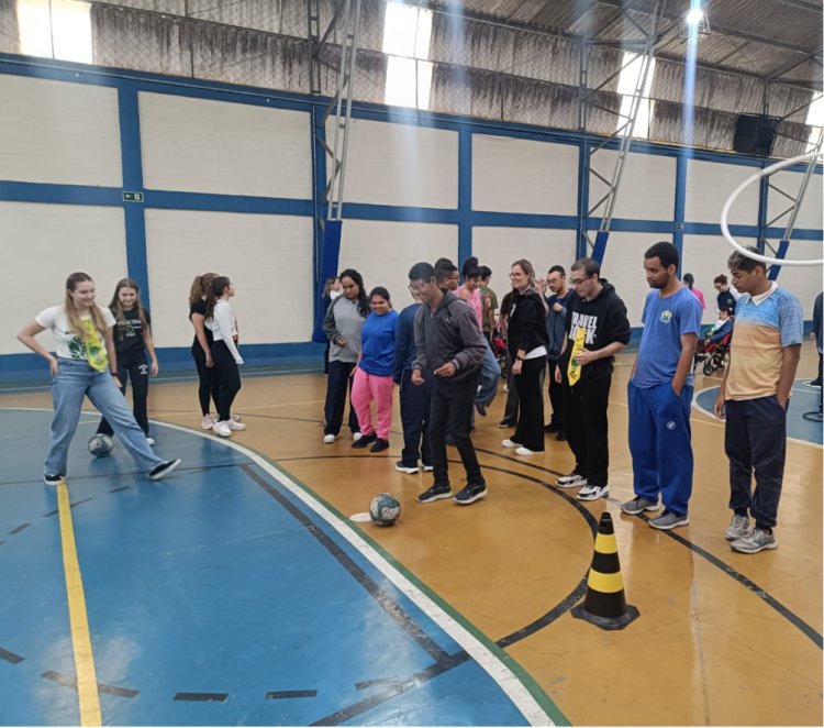 Calouros de Medicina da UMC promovem tarde solidária na APAE de Mogi das Cruzes