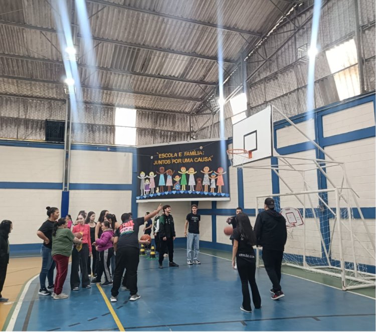 Calouros de Medicina da UMC promovem tarde solidária na APAE de Mogi das Cruzes