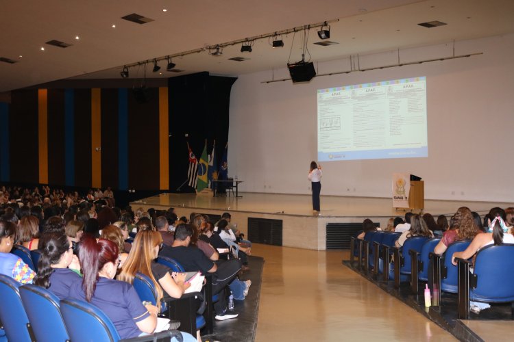 Educação em Pauta marca estreia com grande adesão e debate qualificado