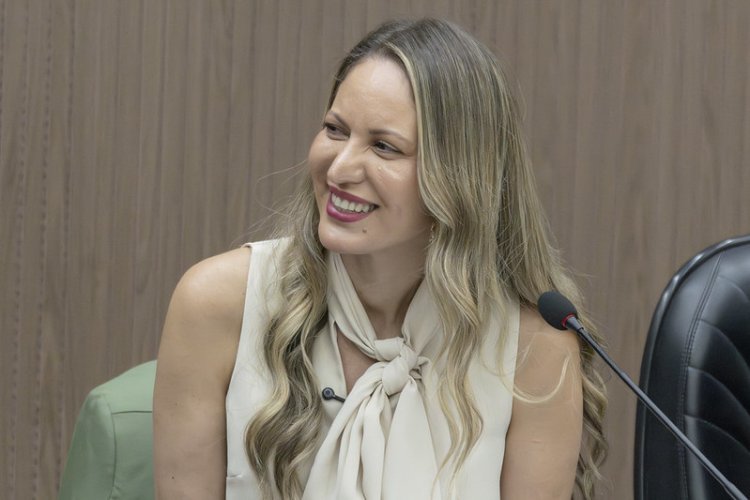 Presidente da FEAPAES-SP, Cristiany de Castro recebe título de Cidadã Francana em reconhecimento à sua trajetória na inclusão