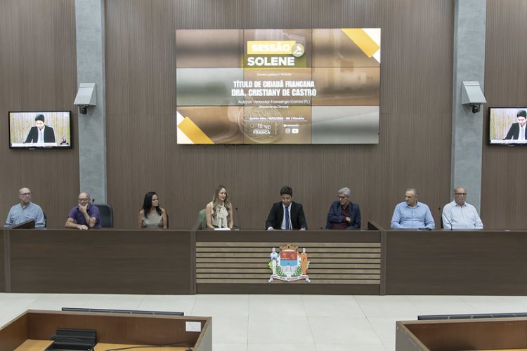 Presidente da FEAPAES-SP, Cristiany de Castro recebe título de Cidadã Francana em reconhecimento à sua trajetória na inclusão