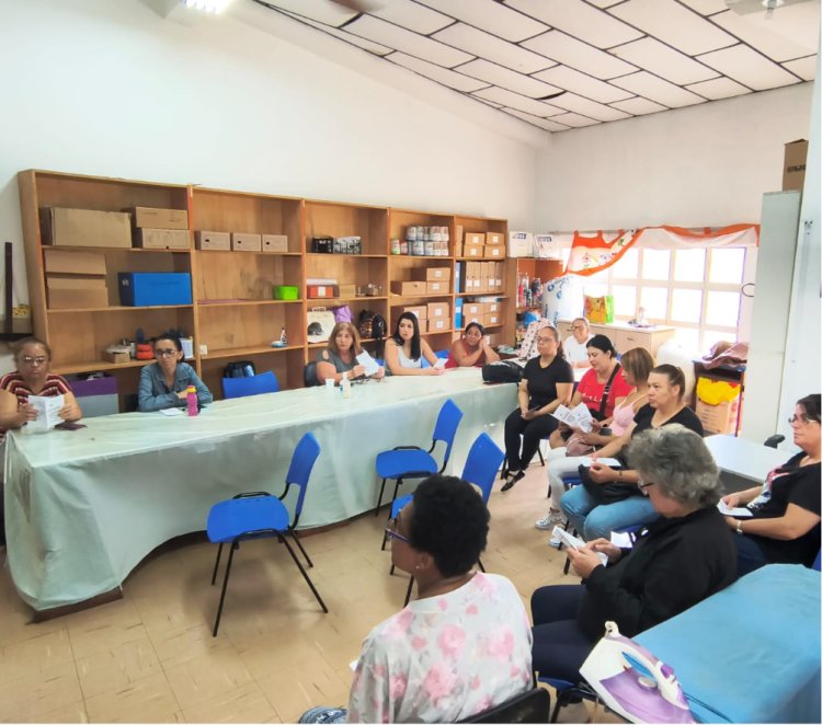 APAE de Mogi das Cruzes realiza palestra sobre descarte correto de medicamentos em parceria com curso de Farmácia da Braz Cubas
