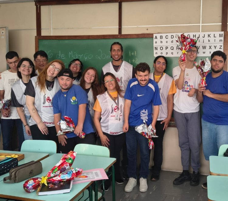 APAE de Mogi das Cruzes recebe doação de ovos de Páscoa do Grupo Rinnai e celebra dia de alegria com alunos