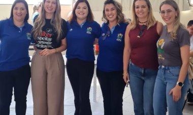 Presidente da FEAPAES-SP participa de reunião com famílias e profissionais na APAE de Marília