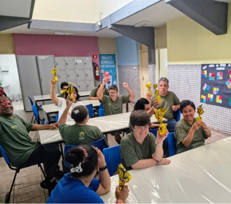 APAE de Mogi das Cruzes promove ação do Abril Azul e entrega ovos de Páscoa a atendidos do “Diversidade Humana”