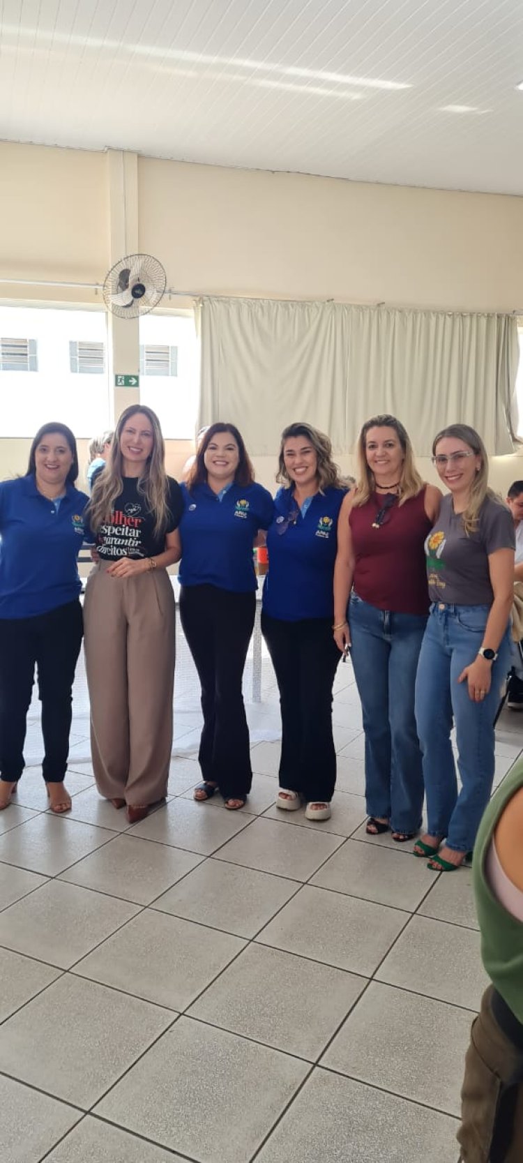 Presidente da FEAPAES-SP participa de reunião com famílias e profissionais na APAE de Marília