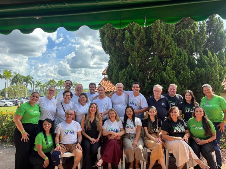 FEAPAES-SP marca presença em evento tradicional na APAE de Itápolis