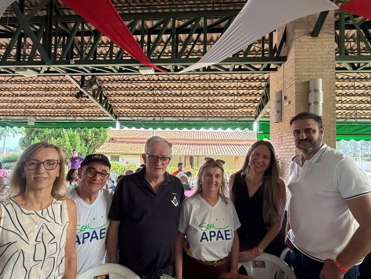FEAPAES-SP marca presença em evento tradicional na APAE de Itápolis