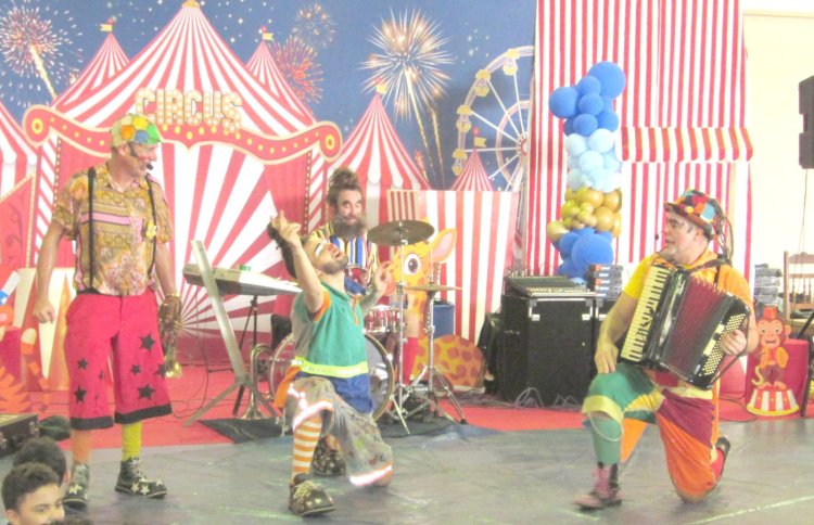 Dia do Circo: Grupo Rosa dos Ventos se apresenta na APAE de Rancharia