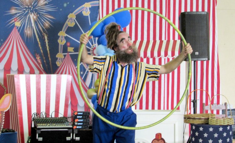 Dia do Circo: Grupo Rosa dos Ventos se apresenta na APAE de Rancharia