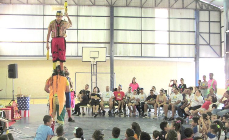 Dia do Circo: Grupo Rosa dos Ventos se apresenta na APAE de Rancharia