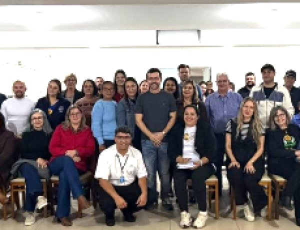 Na APAE de Taquarituba, Dra. Cristiany impulsiona união da Rede Apae em defesa das famílias