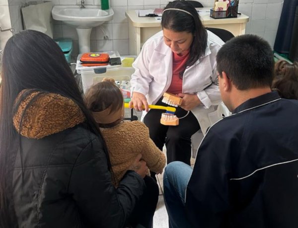 Roda de conversa na APAE de Mogi orienta famílias sobre saúde bucal de crianças atípicas
