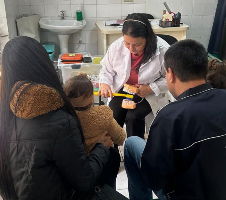 Roda de conversa na APAE de Mogi orienta famílias sobre saúde bucal de crianças atípicas