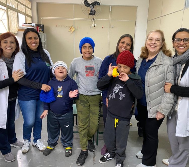 2ª Campanha de Gorros e Cachecóis da APAE de Mogi das Cruzes aquece atendidos e reforça solidariedade no inverno
