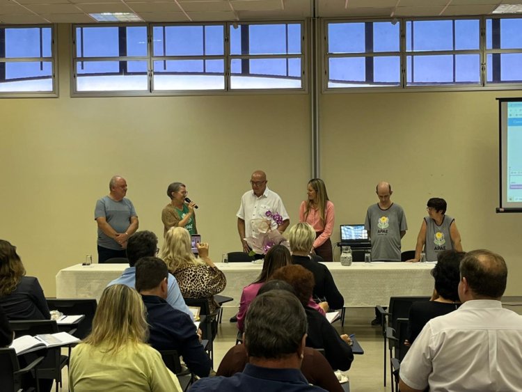 Conselho Rio Turvo fortalece articulação da Rede APAE com liderança mobilizadora de Dra. Cristiany de Castro