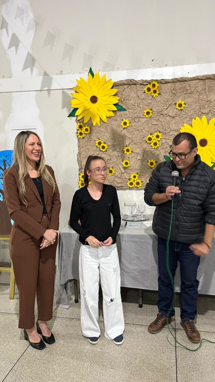 Famílias, inclusão e direitos pautam palestra de Dra. Cristiany de Castro em Osvaldo Cruz