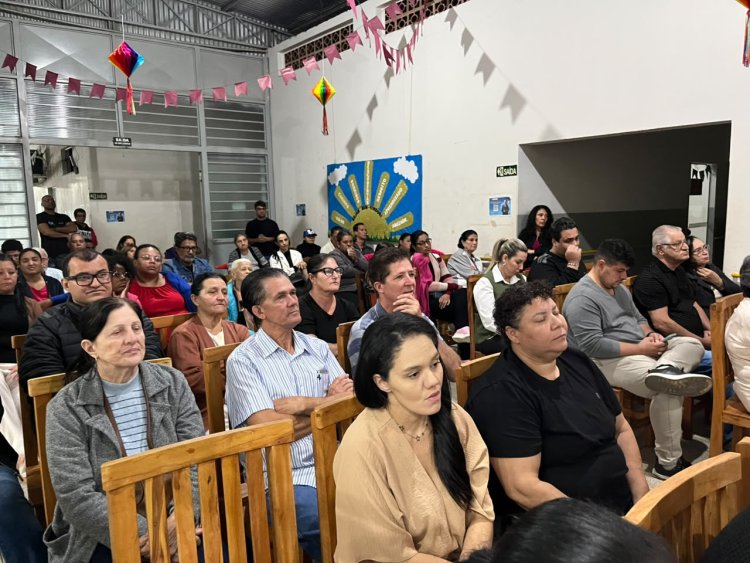 Famílias, inclusão e direitos pautam palestra de Dra. Cristiany de Castro em Osvaldo Cruz
