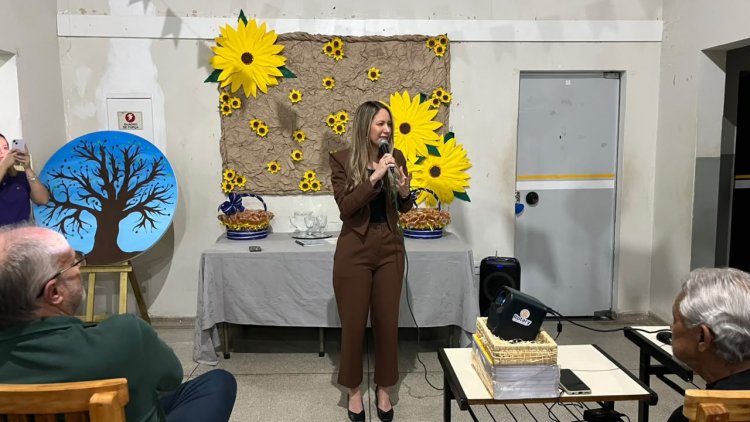 Famílias, inclusão e direitos pautam palestra de Dra. Cristiany de Castro em Osvaldo Cruz