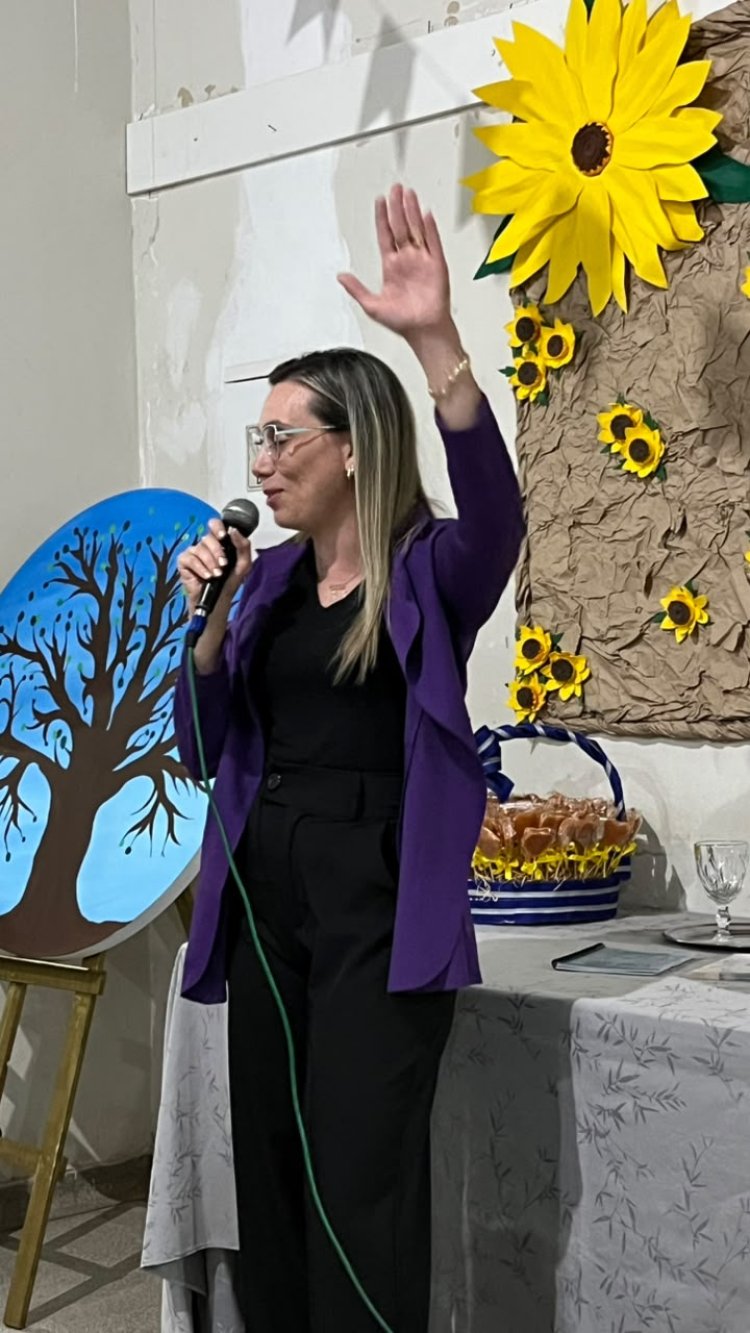 Famílias, inclusão e direitos pautam palestra de Dra. Cristiany de Castro em Osvaldo Cruz