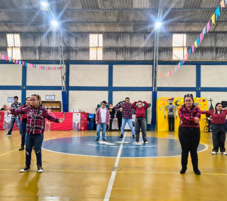 Festa Junina da APAE de Mogi das Cruzes celebra a cultura do cordel e reúne comunidade em dia de inclusão e alegria