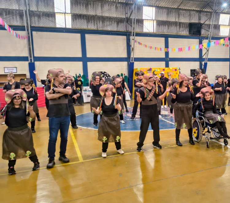 Festa Junina da APAE de Mogi das Cruzes celebra a cultura do cordel e reúne comunidade em dia de inclusão e alegria