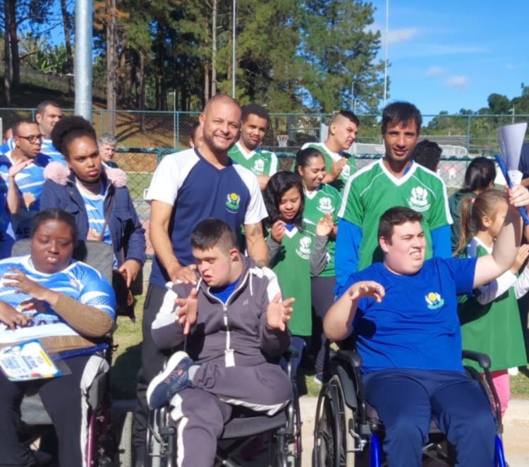 Alunos da APAE de Mogi participam do 1º Festival de Bocha e Queimada em Biritiba Mirim