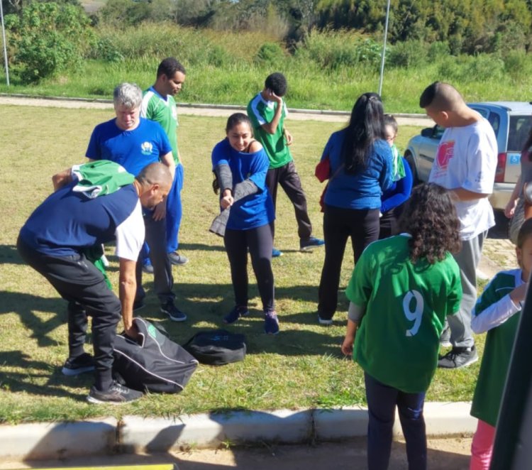Alunos da APAE de Mogi participam do 1º Festival de Bocha e Queimada em Biritiba Mirim