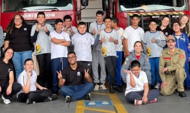 Alunos da APAE de Tatuí visitam o Corpo de Bombeiros e vivenciam experiência de aprendizado e cidadania