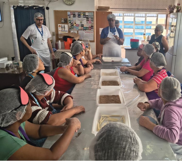Oficina “Mãos que Afetam” transforma preparo do pão em experiência de acolhimento e convivência na APAE de Mogi