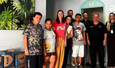 APAE de Tatuí recebe doação de 280 litros de leite da Toyota Ramires