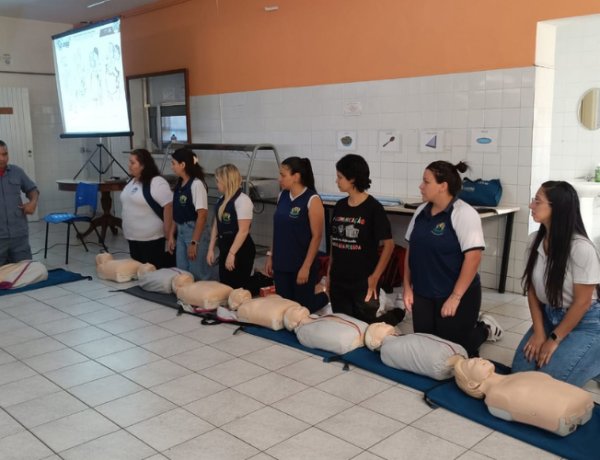 Colaboradores da APAE de Mogi participam de capacitação em primeiros socorros